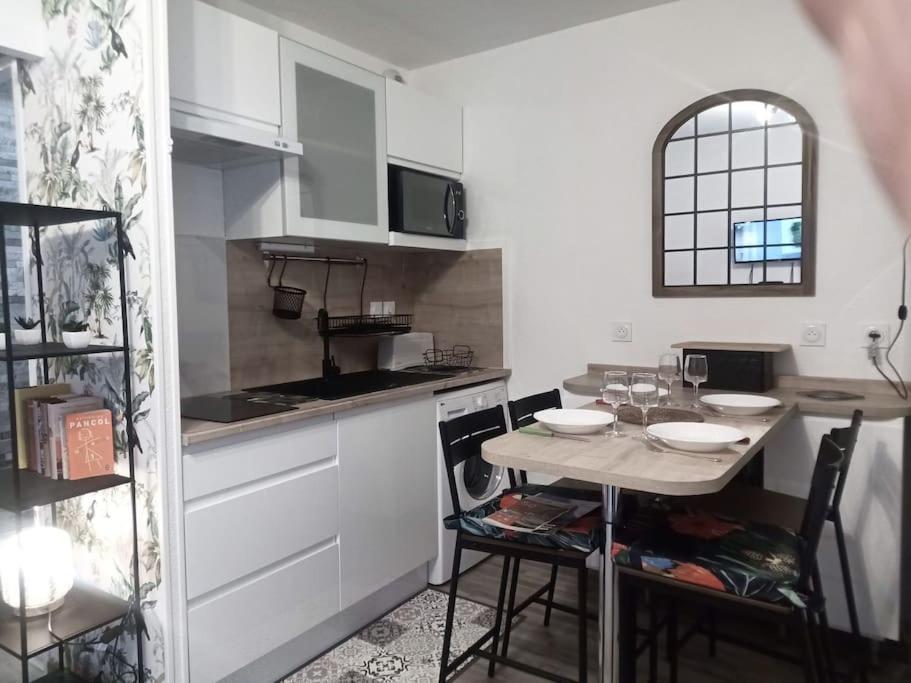 Joli T2 Tres Bien Situe, Parking Couvert Apartment *